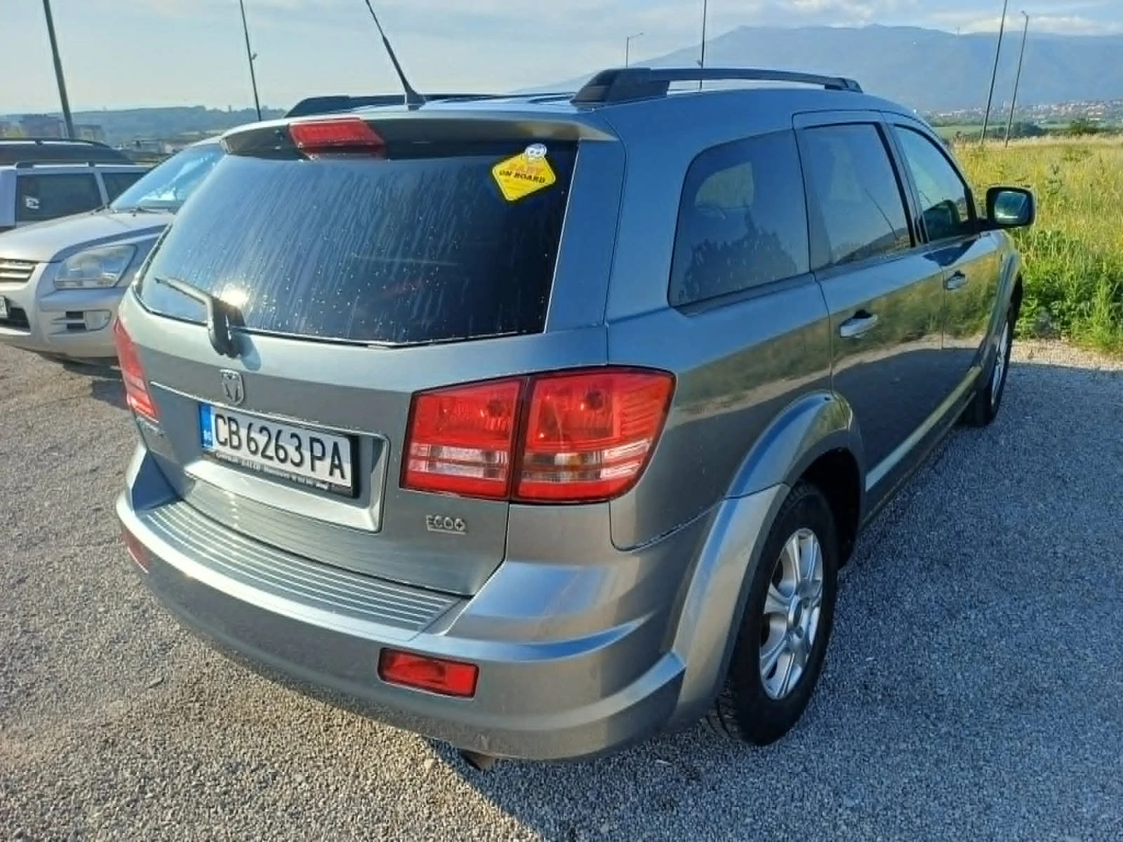 Dodge Journey 2.4 Бензин / ГАЗ, снимка 3 - Автомобили и джипове - 54965787