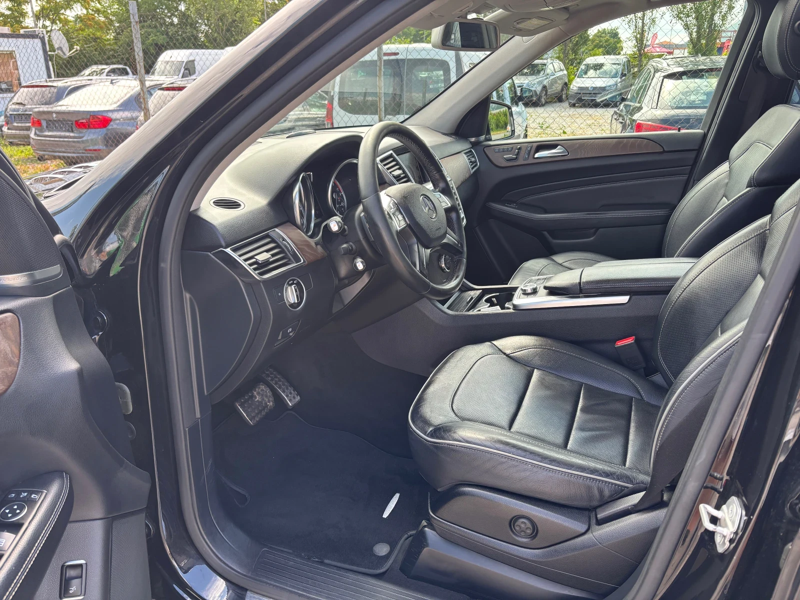 Mercedes-Benz ML 350 АМG ДИСТРОНИК FULL, снимка 8 - Автомобили и джипове - 55024530