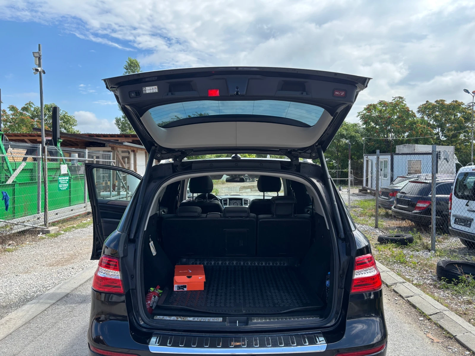 Mercedes-Benz ML 350 АМG ДИСТРОНИК FULL, снимка 17 - Автомобили и джипове - 55024530