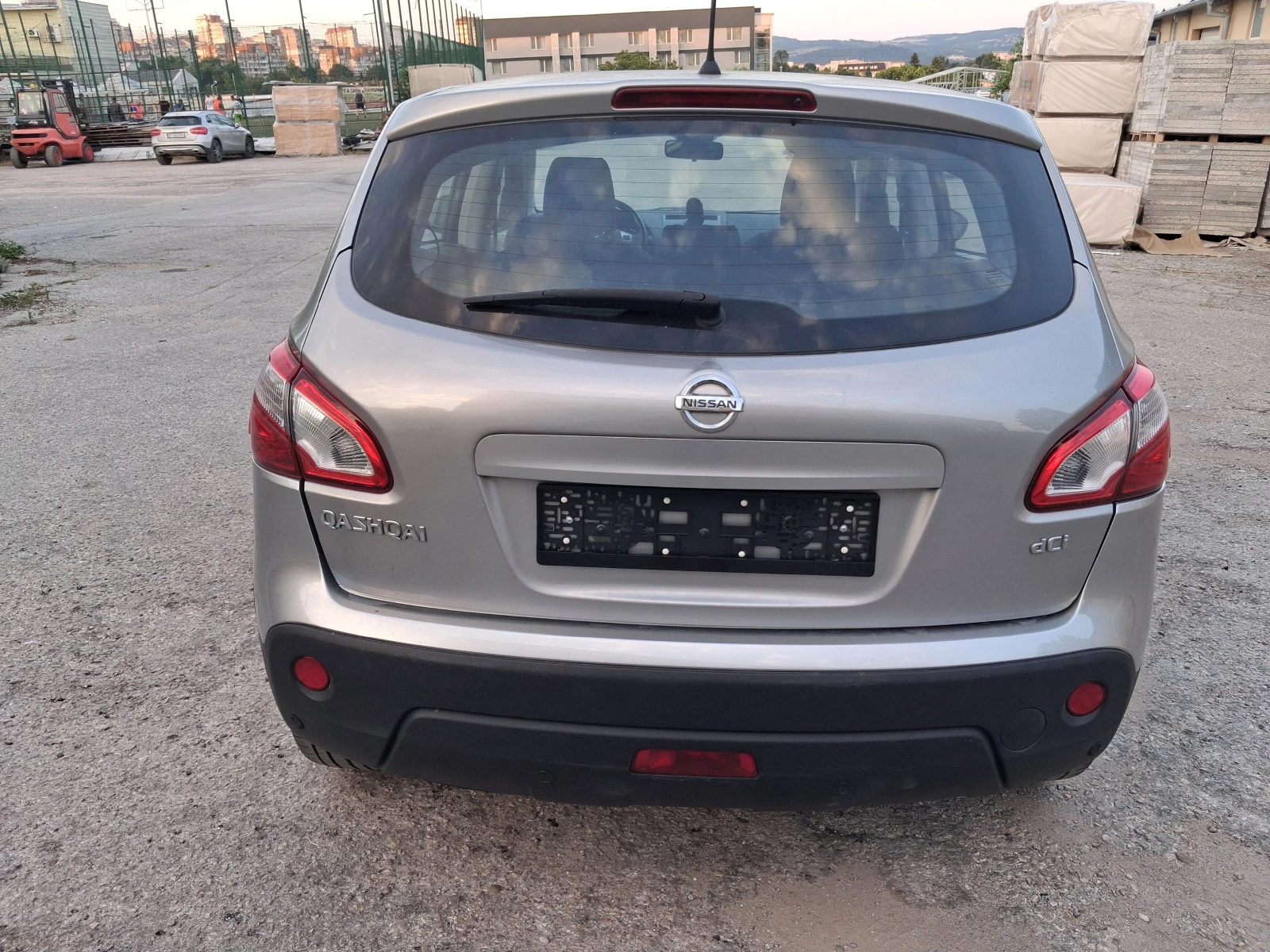 Nissan Qashqai 1.5DCI, снимка 6 - Автомобили и джипове - 55568515