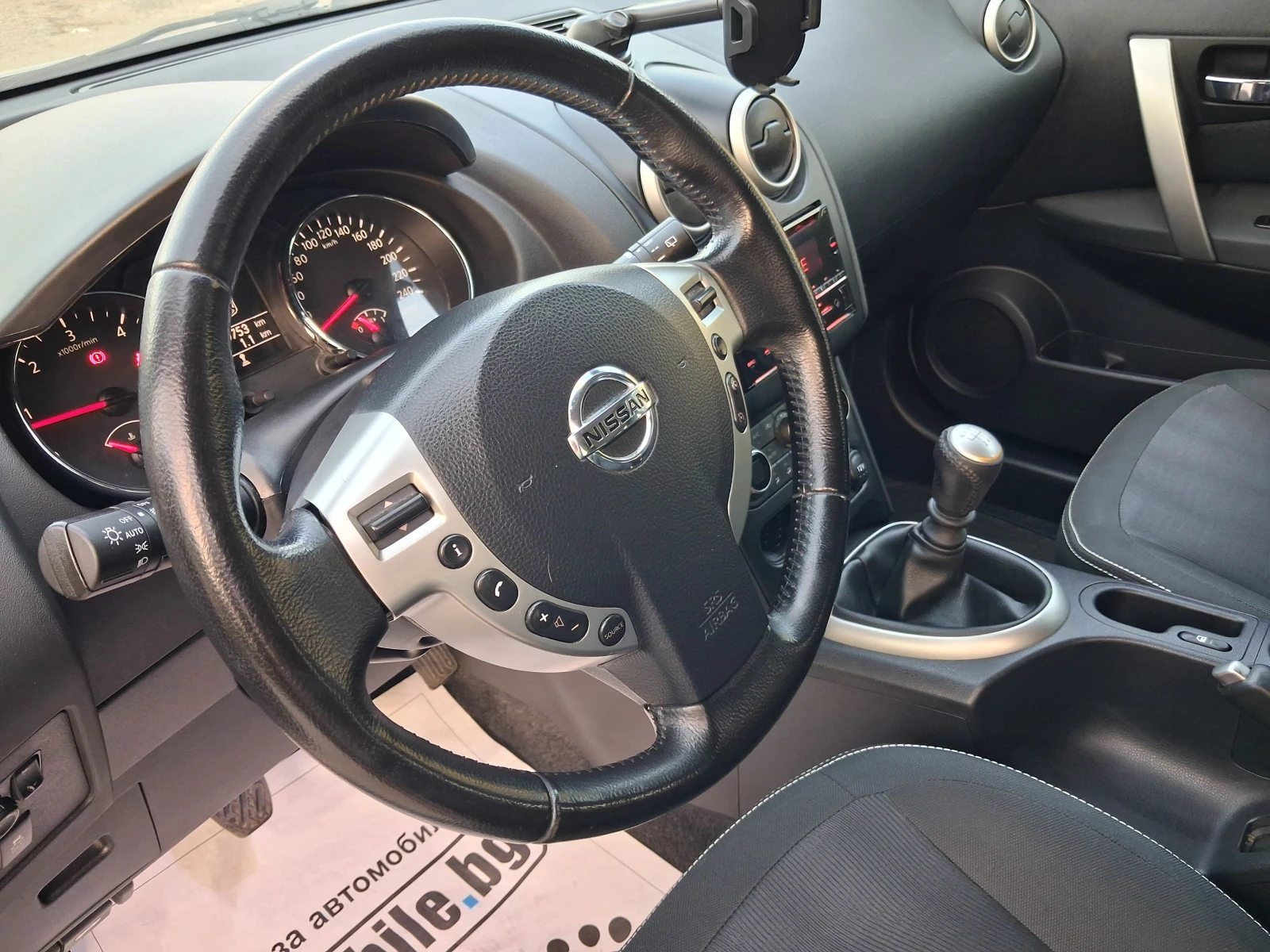 Nissan Qashqai 1.5DCI, снимка 9 - Автомобили и джипове - 55568515