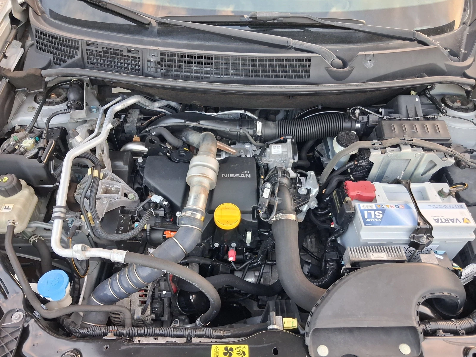 Nissan Qashqai 1.5DCI, снимка 15 - Автомобили и джипове - 55568515