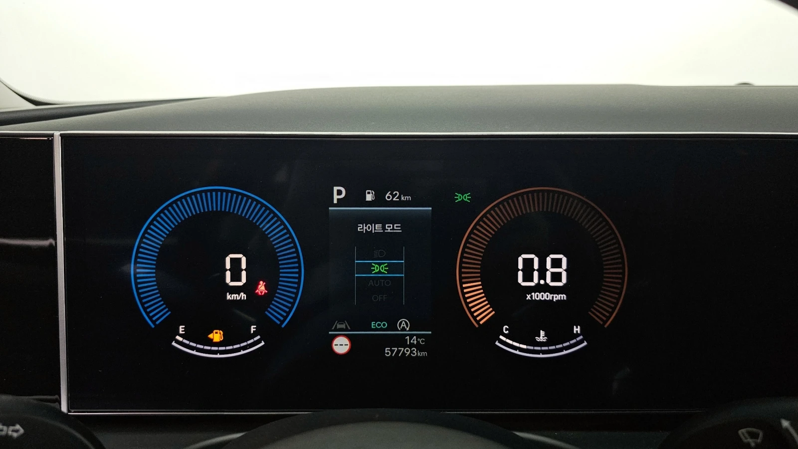 Hyundai Tucson Diesel 2.0 2WD Modern | LED | Камера | Smart Key, снимка 7 - Автомобили и джипове - 56274765