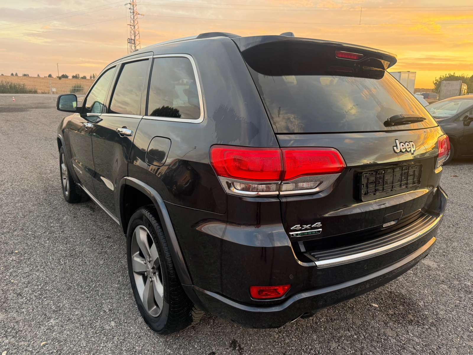 Jeep Grand cherokee Overland, снимка 7 - Автомобили и джипове - 56644926
