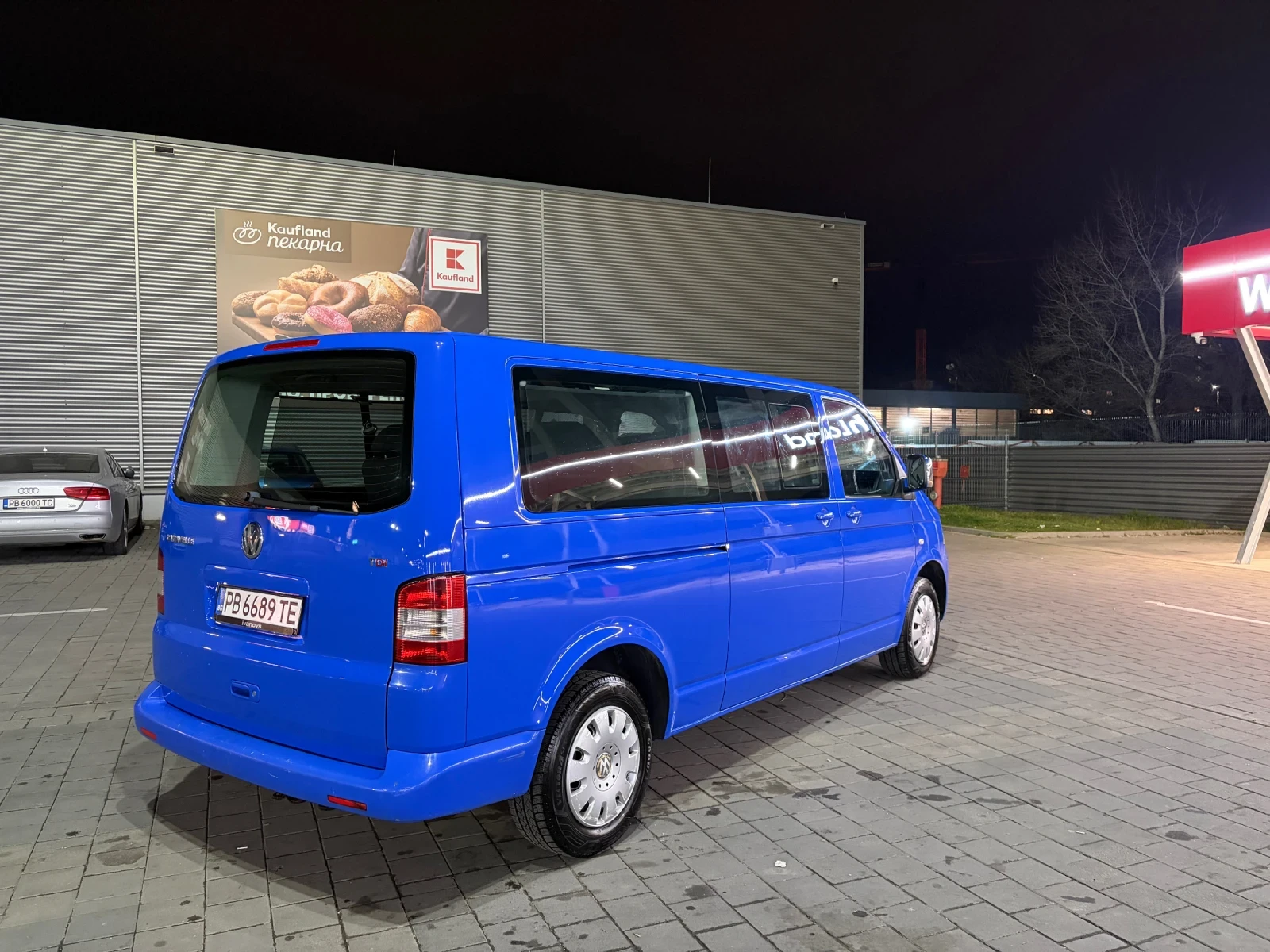 VW Caravelle, снимка 3 - Бусове и автобуси - 53941082