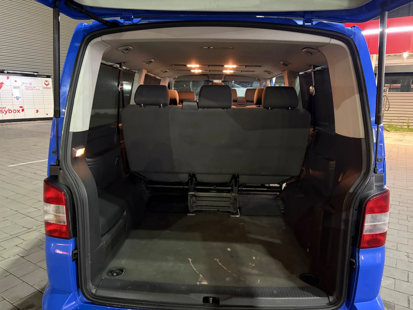 VW Caravelle, снимка 12 - Бусове и автобуси - 53941082