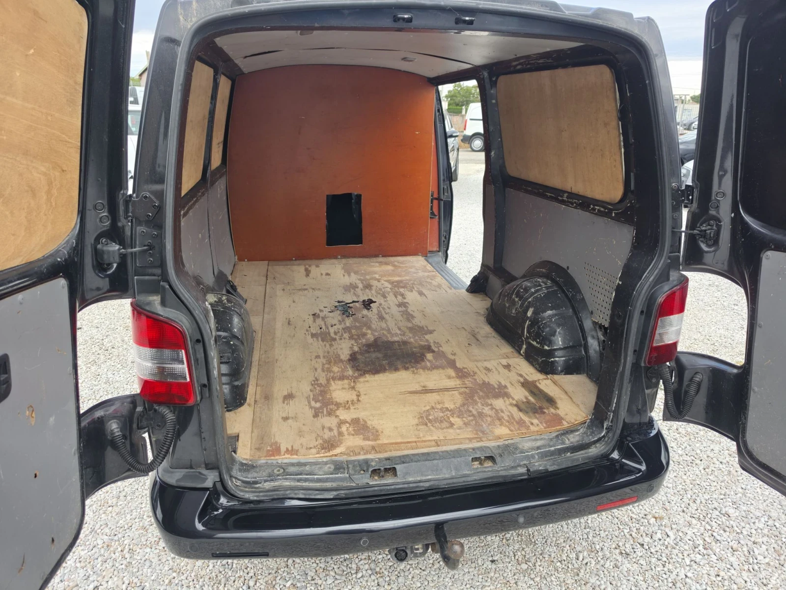 VW Transporter T5 / 131 к.с., снимка 15 - Бусове и автобуси - 56093566