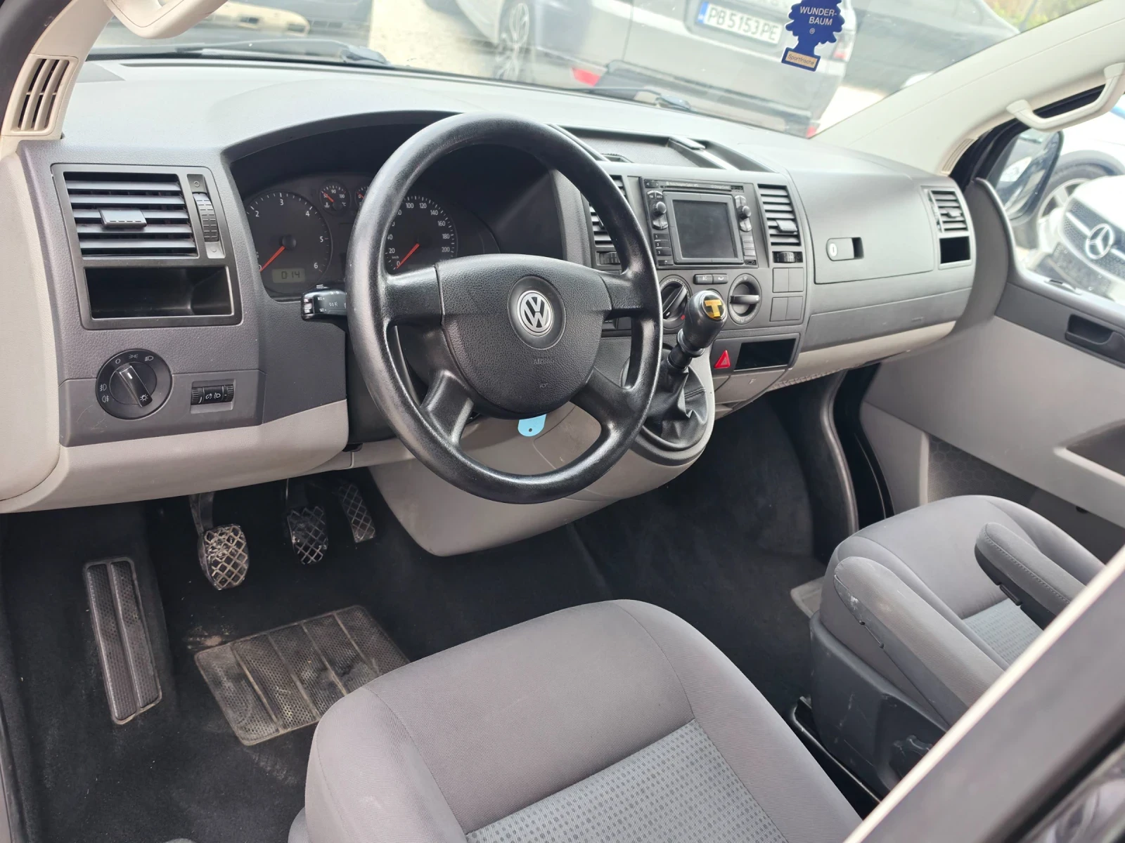 VW Transporter T5 / 131 к.с., снимка 9 - Бусове и автобуси - 56093566