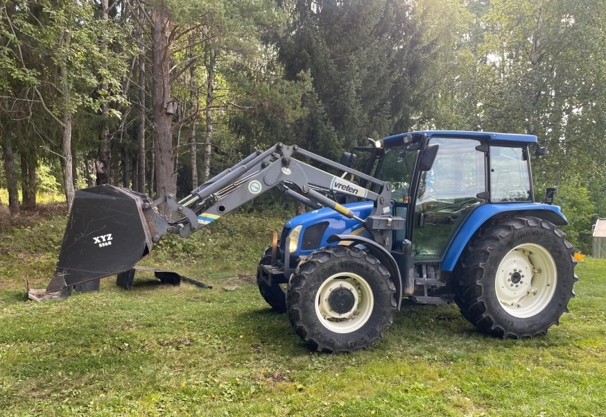 Трактор New Holland TL 90A, снимка 2 - Селскостопанска техника - 55932341