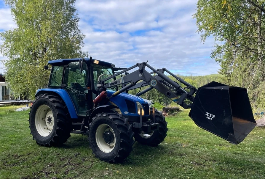 Трактор New Holland TL 90A