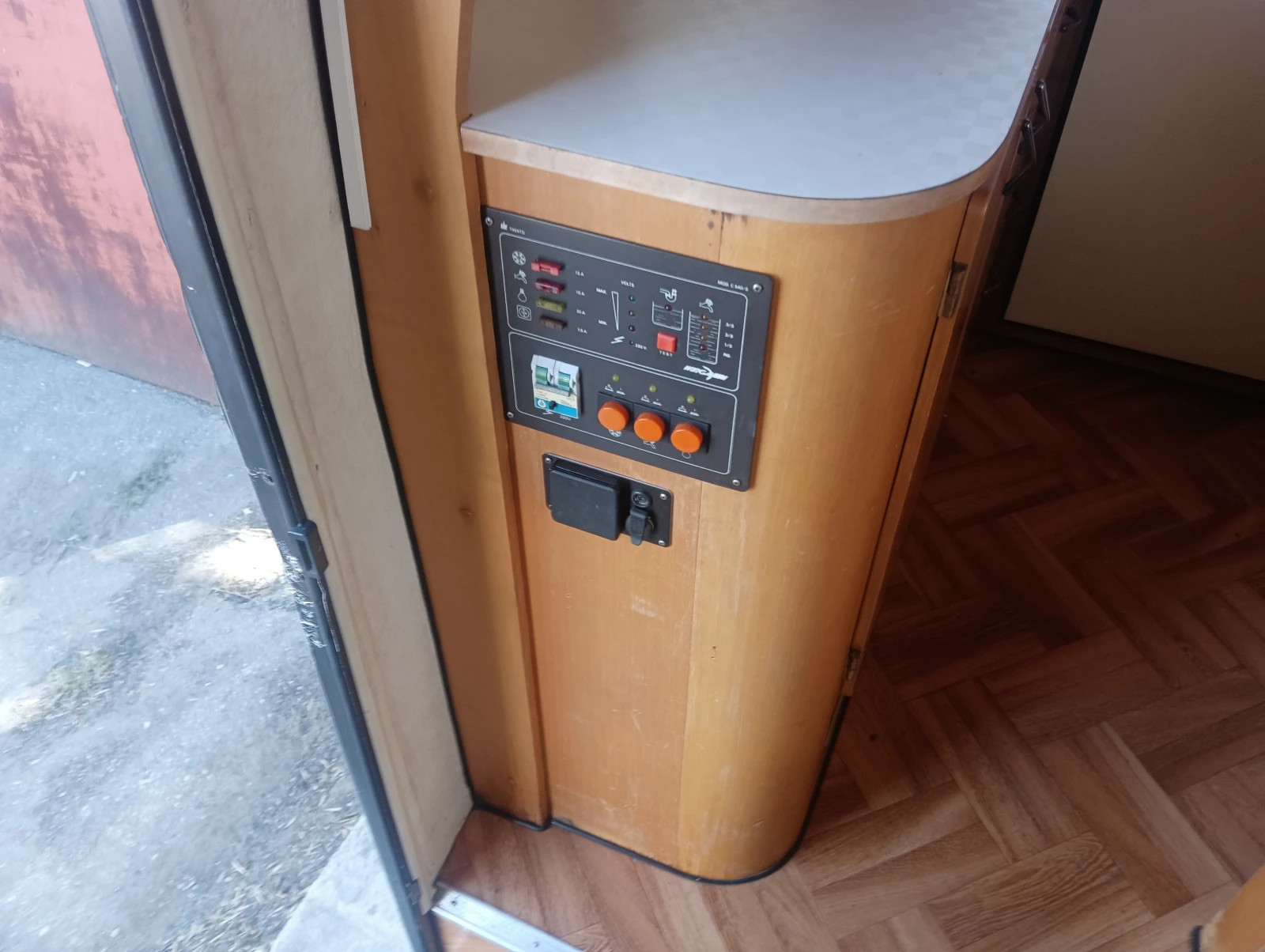 Кемпер Peugeot j5, снимка 10 - Каравани и кемпери - 53734901