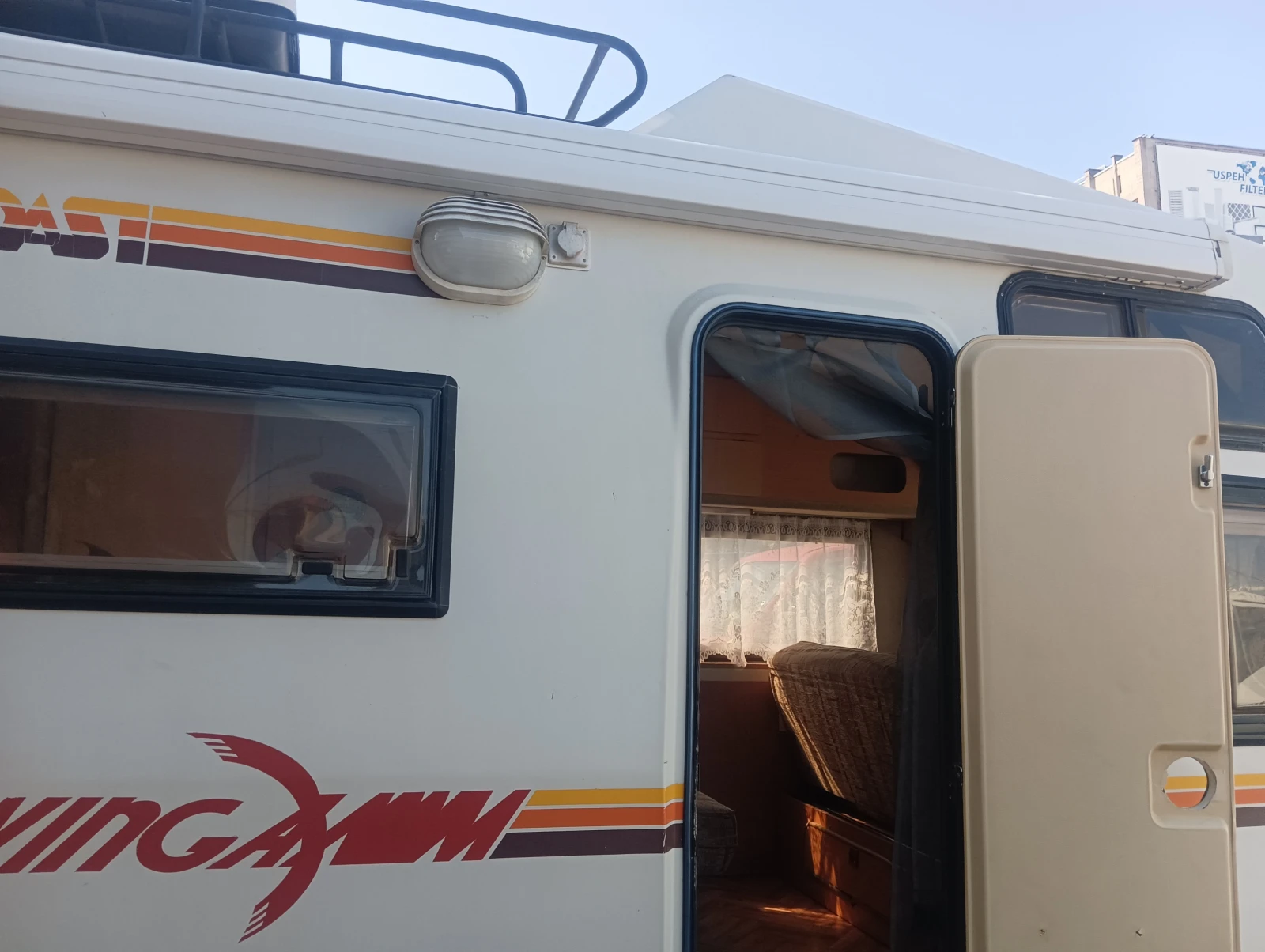 Кемпер Peugeot j5, снимка 4 - Каравани и кемпери - 53734901