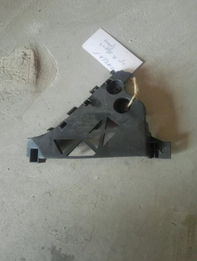 Водач предна броня десен Мазда 5