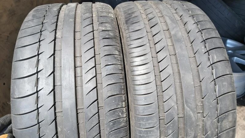 Гуми Летни 255/35R19, снимка 1 - Гуми и джанти - 29340481