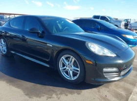     Porsche Panamera 4