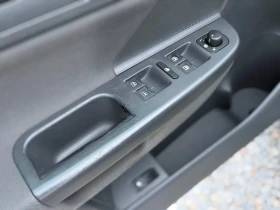 VW Golf V* 1.6i* 102HP* Klimatronic* Podgrev* TOP*  - 3500 € / 6845.40 лв. - 37396322 14