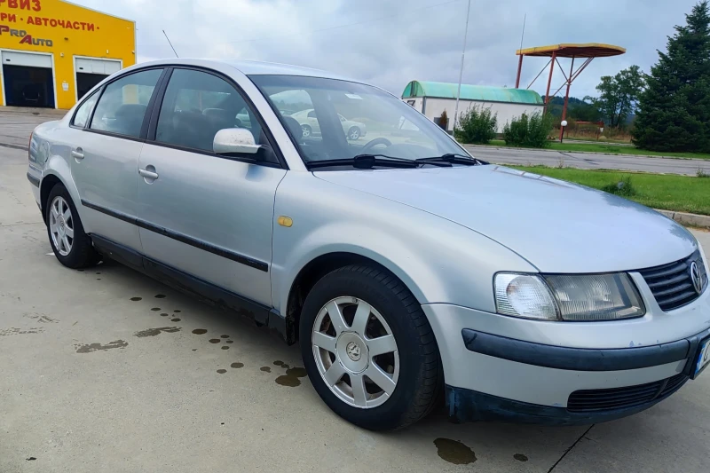 VW Passat 1.8 Т, снимка 3 - Автомобили и джипове - 46872609