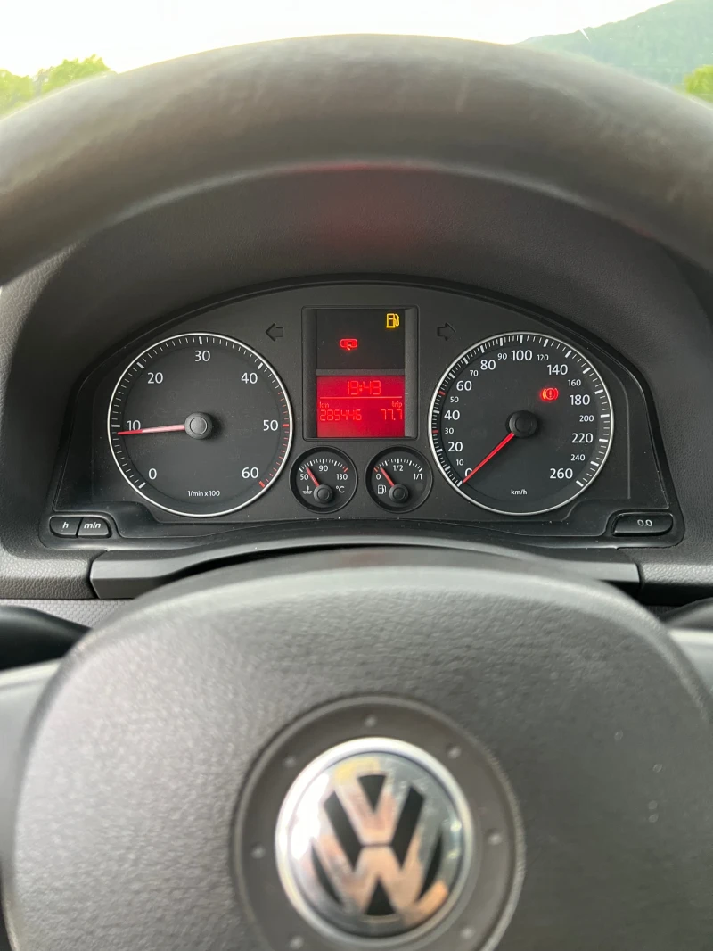 VW Golf 1.9, снимка 11 - Автомобили и джипове - 47840775