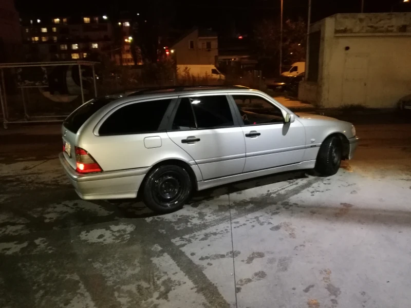 Mercedes-Benz C 220 2.2 CDI, снимка 13 - Автомобили и джипове - 49015459