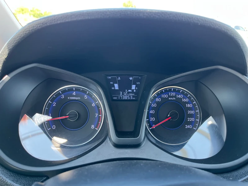 Hyundai Ix20 1.6i Газ.инж. 125кс, снимка 8 - Автомобили и джипове - 50995593