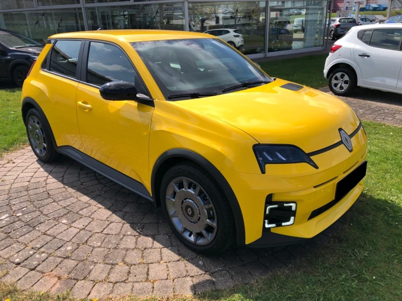 Renault 5 EVELUTION* NAVI* LED* CAM* , снимка 2 - Автомобили и джипове - 51911383