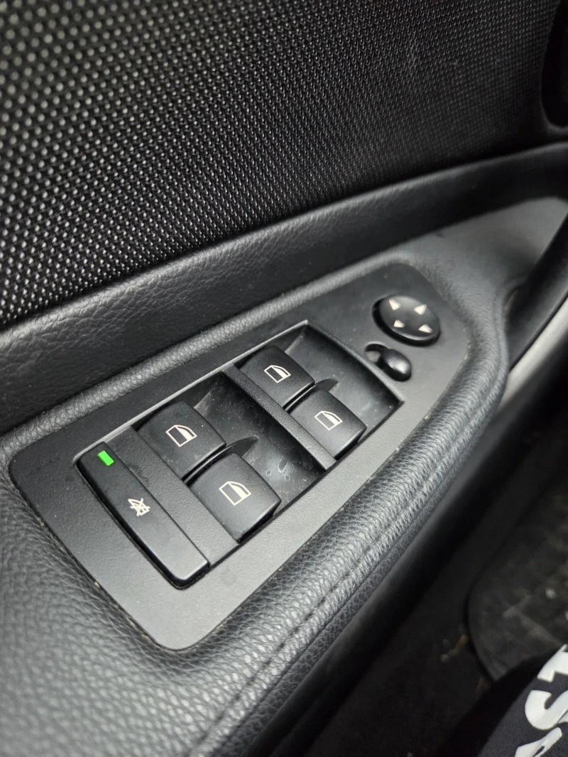 BMW 116 ПЕРФЕКТНА !! 2.0i 122k.c. FACELIFT, снимка 14 - Автомобили и джипове - 52542870