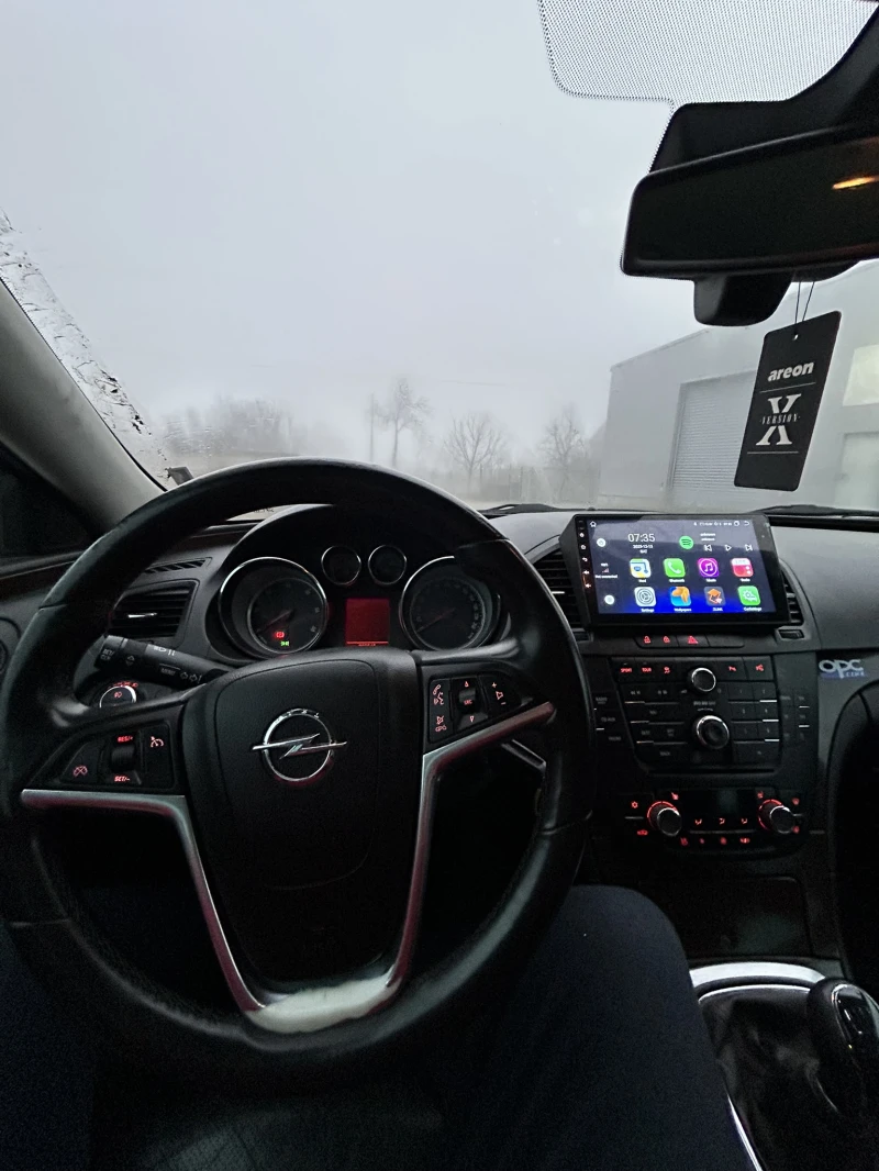 Opel Insignia 2.0CDTI, снимка 10 - Автомобили и джипове - 52770568