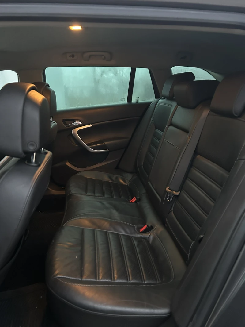 Opel Insignia 2.0CDTI, снимка 9 - Автомобили и джипове - 52770568