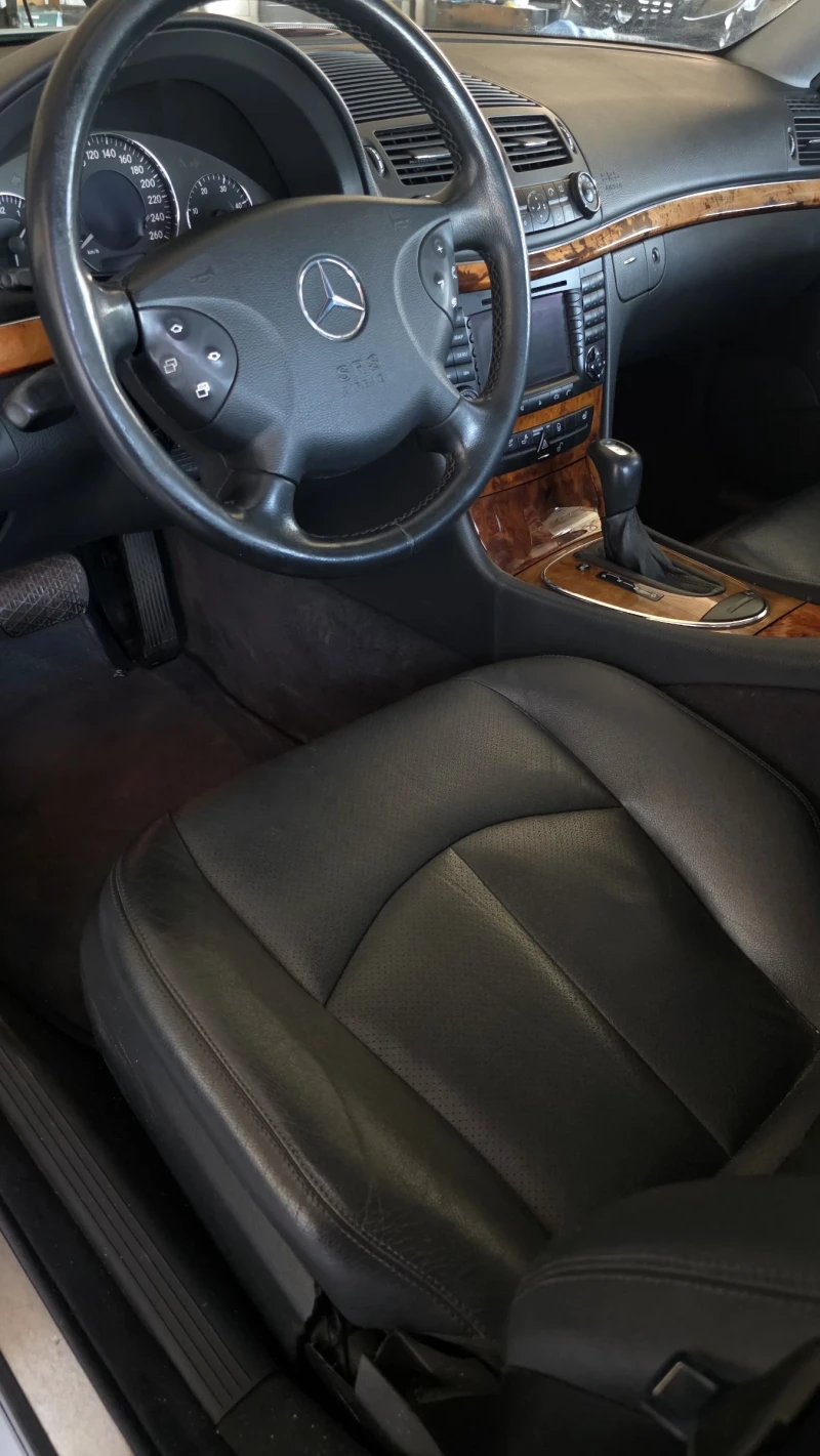 Mercedes-Benz E 270, снимка 9 - Автомобили и джипове - 53275331