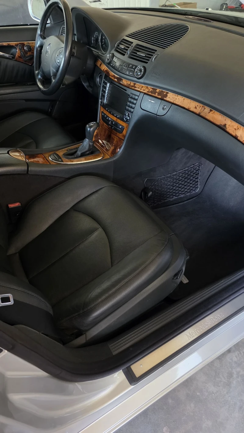 Mercedes-Benz E 270, снимка 17 - Автомобили и джипове - 53275331