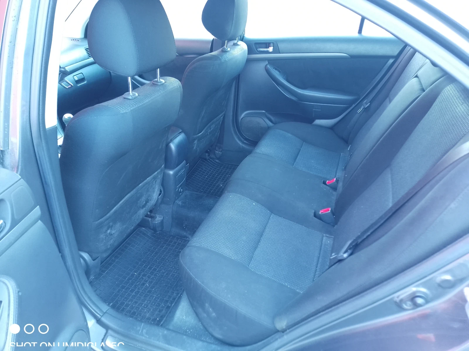 Toyota Avensis 2.2D-4D 150k.c - изображение 10