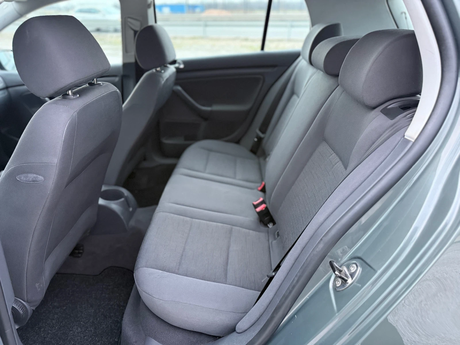 VW Golf V* 1.6i* 102HP* Klimatronic* Podgrev* TOP*  | Mobile.bg � ����������� 12