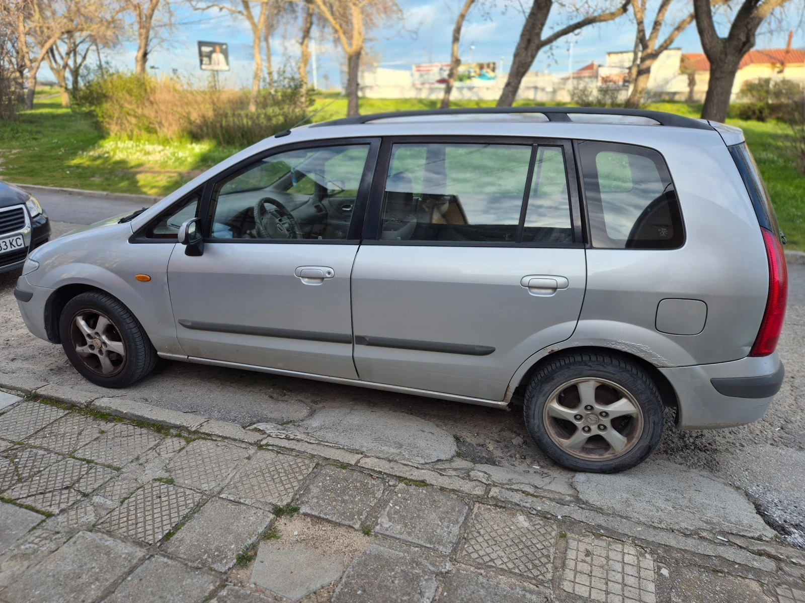 Mazda Premacy 2.0 tdi, снимка 6 - Автомобили и джипове - 54764205