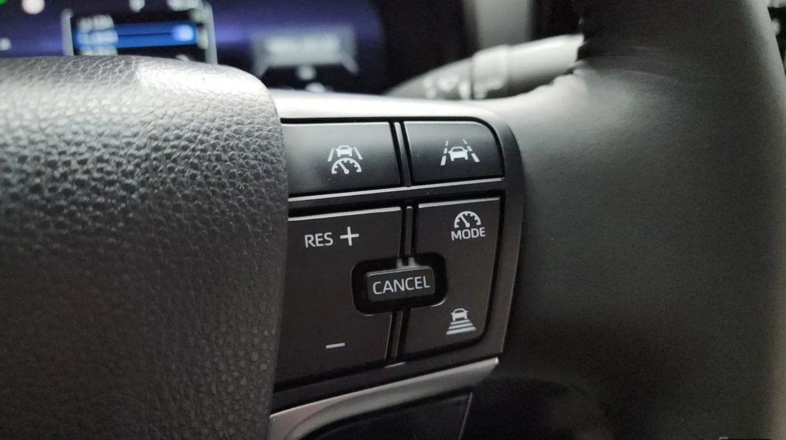 Toyota Camry Hybrid | ОБДУХ | DISTRONIC, снимка 16 - Автомобили и джипове - 54643951