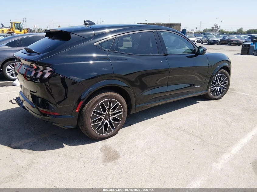 Ford Mustang Mach-E Premium, снимка 4 - Автомобили и джипове - 54664207