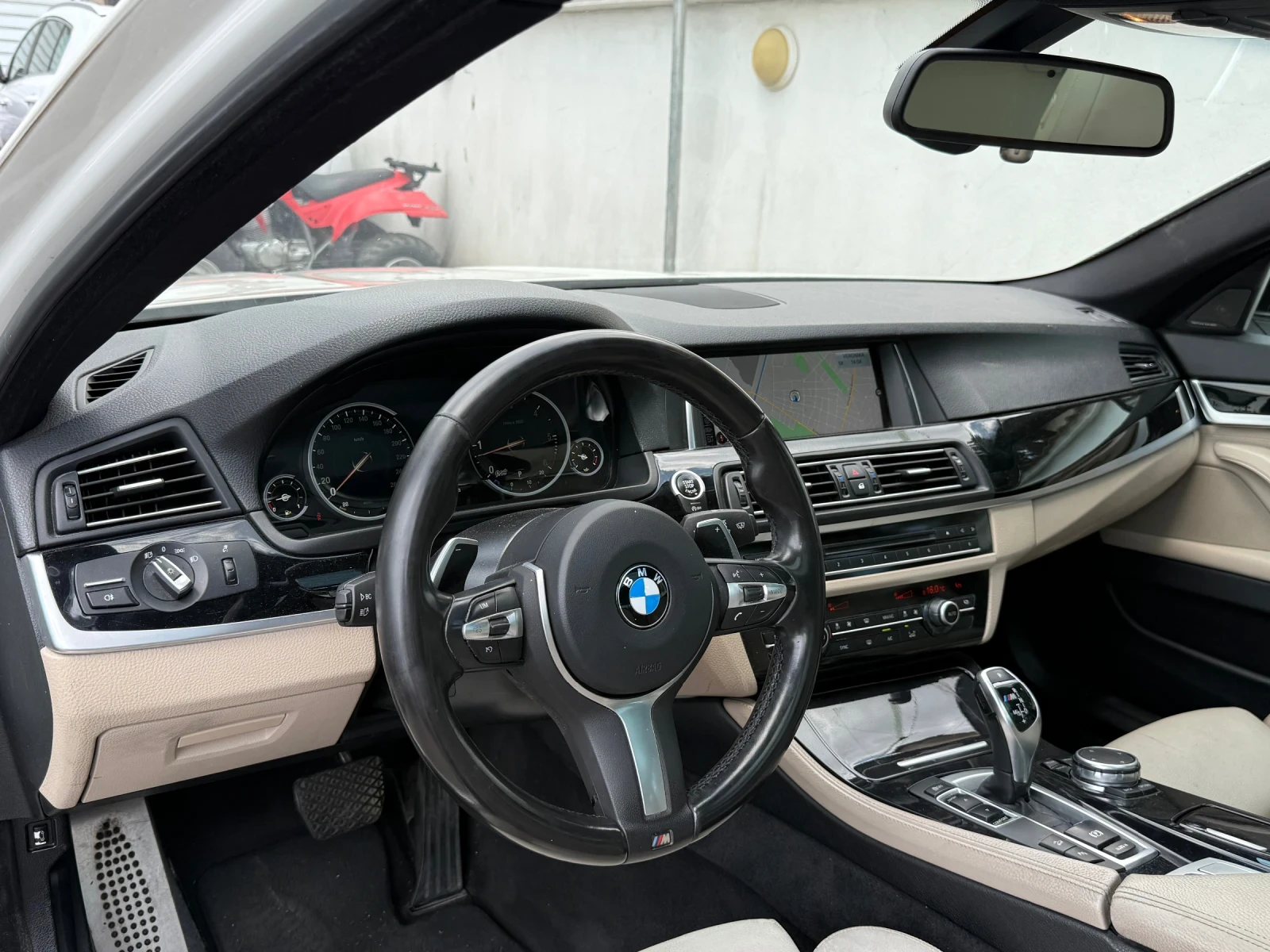 BMW 550 M LCI INDIVIDUAL X-DRIVE ADAPTIVE LED PANORAMA, снимка 8 - Автомобили и джипове - 55205660