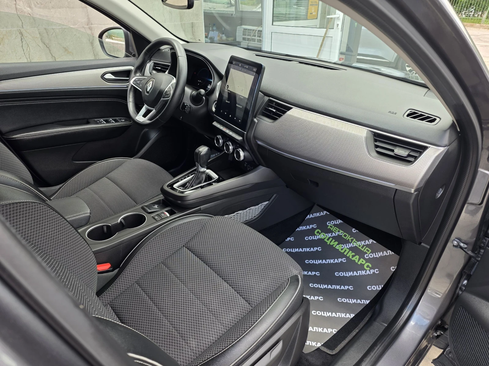 Renault Arkana HOBA hybrid , снимка 15 - Автомобили и джипове - 55253073
