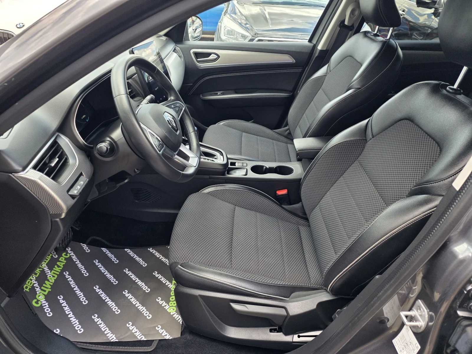 Renault Arkana HOBA hybrid , снимка 9 - Автомобили и джипове - 55253073