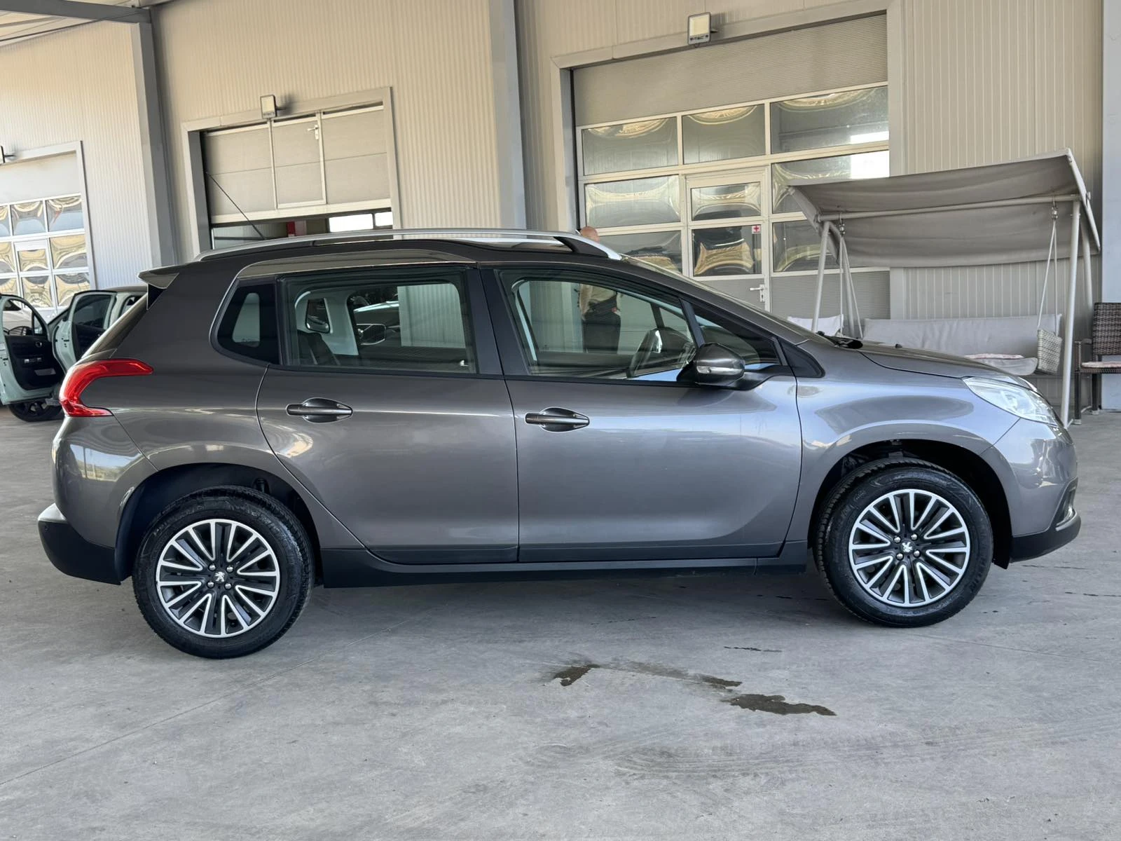 Peugeot 2008 82ps* КЛИМАТИК* АВТОПИЛОТ, снимка 6 - Автомобили и джипове - 55440741