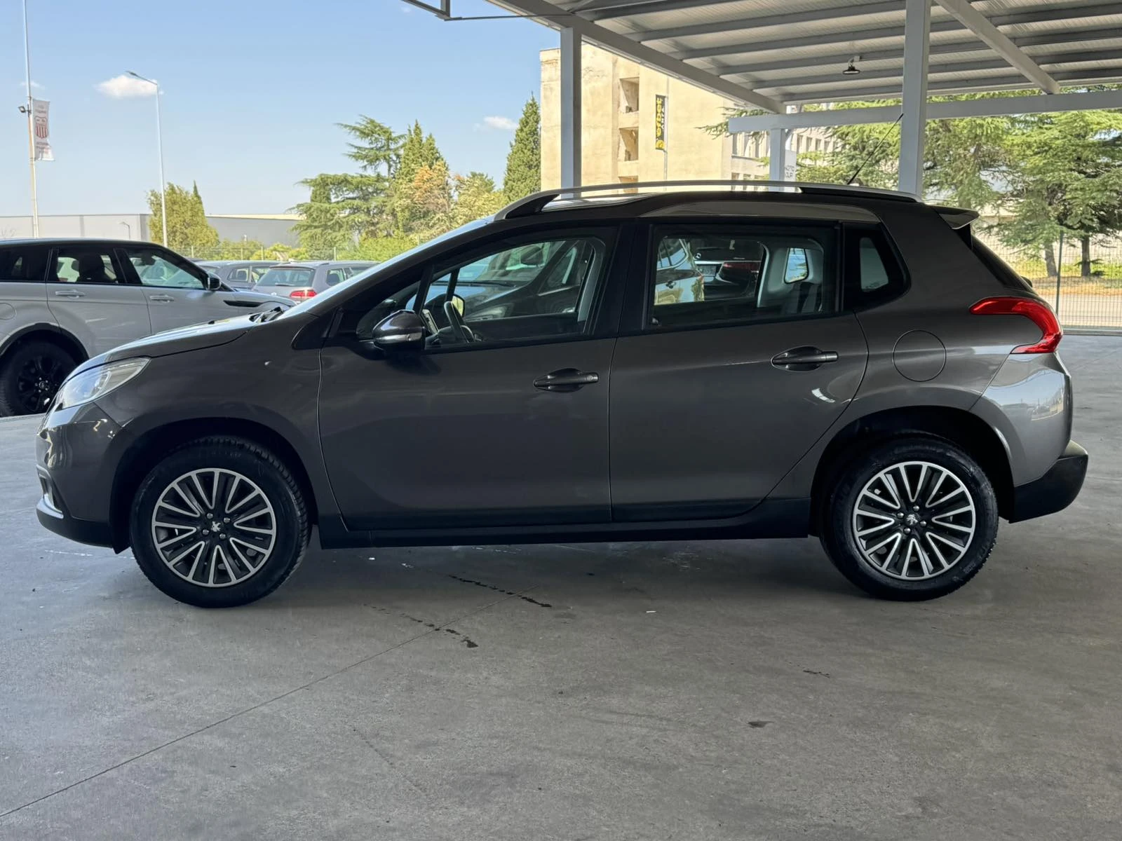 Peugeot 2008 82ps* КЛИМАТИК* АВТОПИЛОТ, снимка 2 - Автомобили и джипове - 55440741