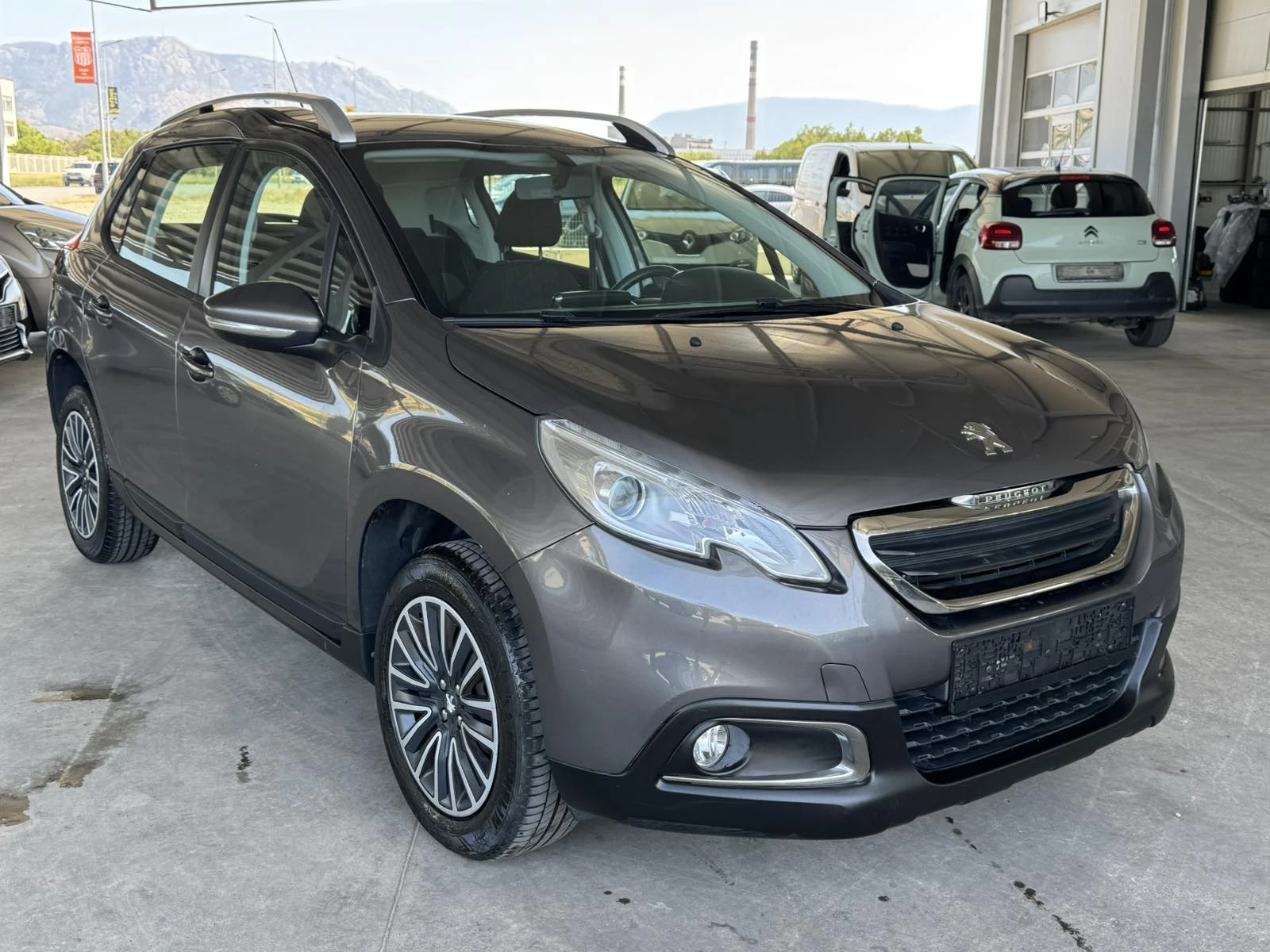 Peugeot 2008 82ps* КЛИМАТИК* АВТОПИЛОТ, снимка 7 - Автомобили и джипове - 55440741