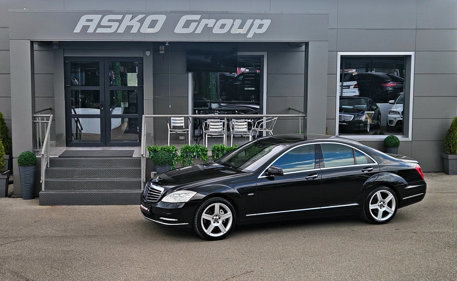 Mercedes-Benz S 350 !AMG/FACE/CAMER/DISTR/NIGHT/HARMAN/KARDON/ОБДУХ/LI, снимка 17 - Автомобили и джипове - 55593186