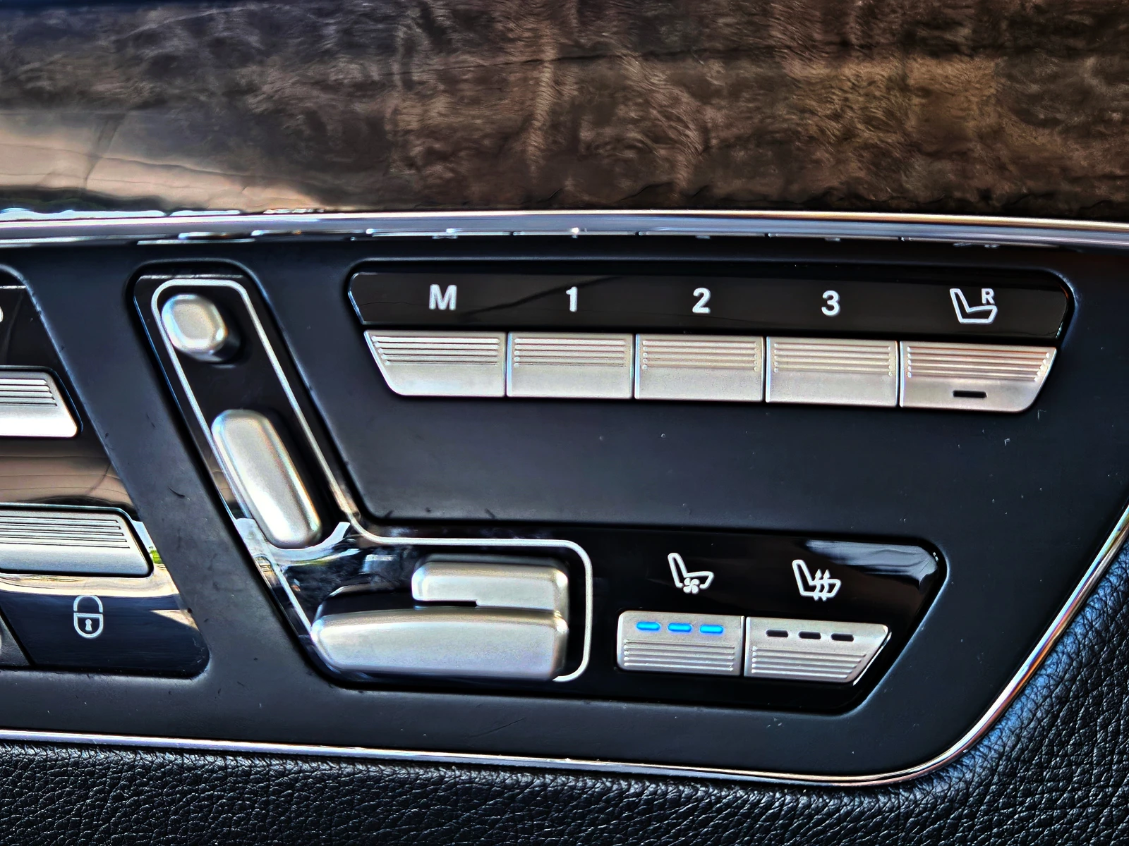 Mercedes-Benz S 350 AMG/FACE/CAMERA/DISTR/NIGHT/HARMAN/KARDON/ОБДУХ/LI, снимка 13 - Автомобили и джипове - 55593186