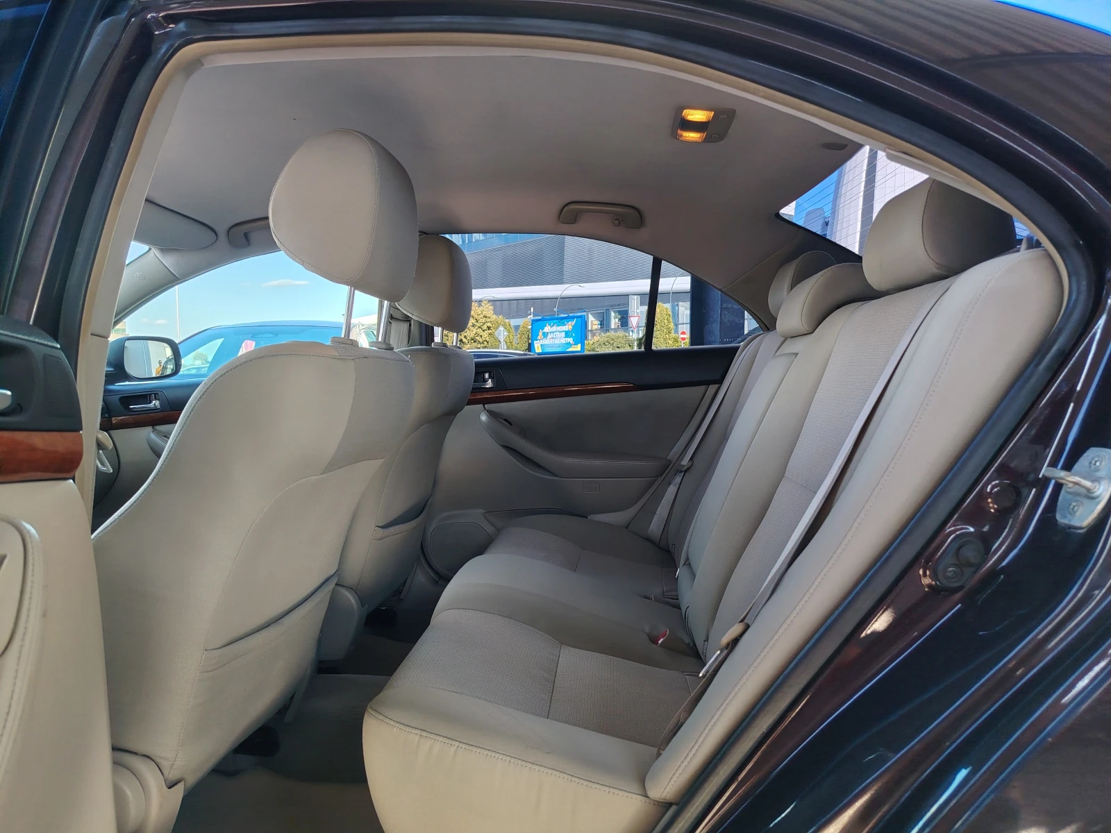 Toyota Avensis 2.0i Автоматик 147кс. 2007г. Facelift, снимка 16 - Автомобили и джипове - 55823819