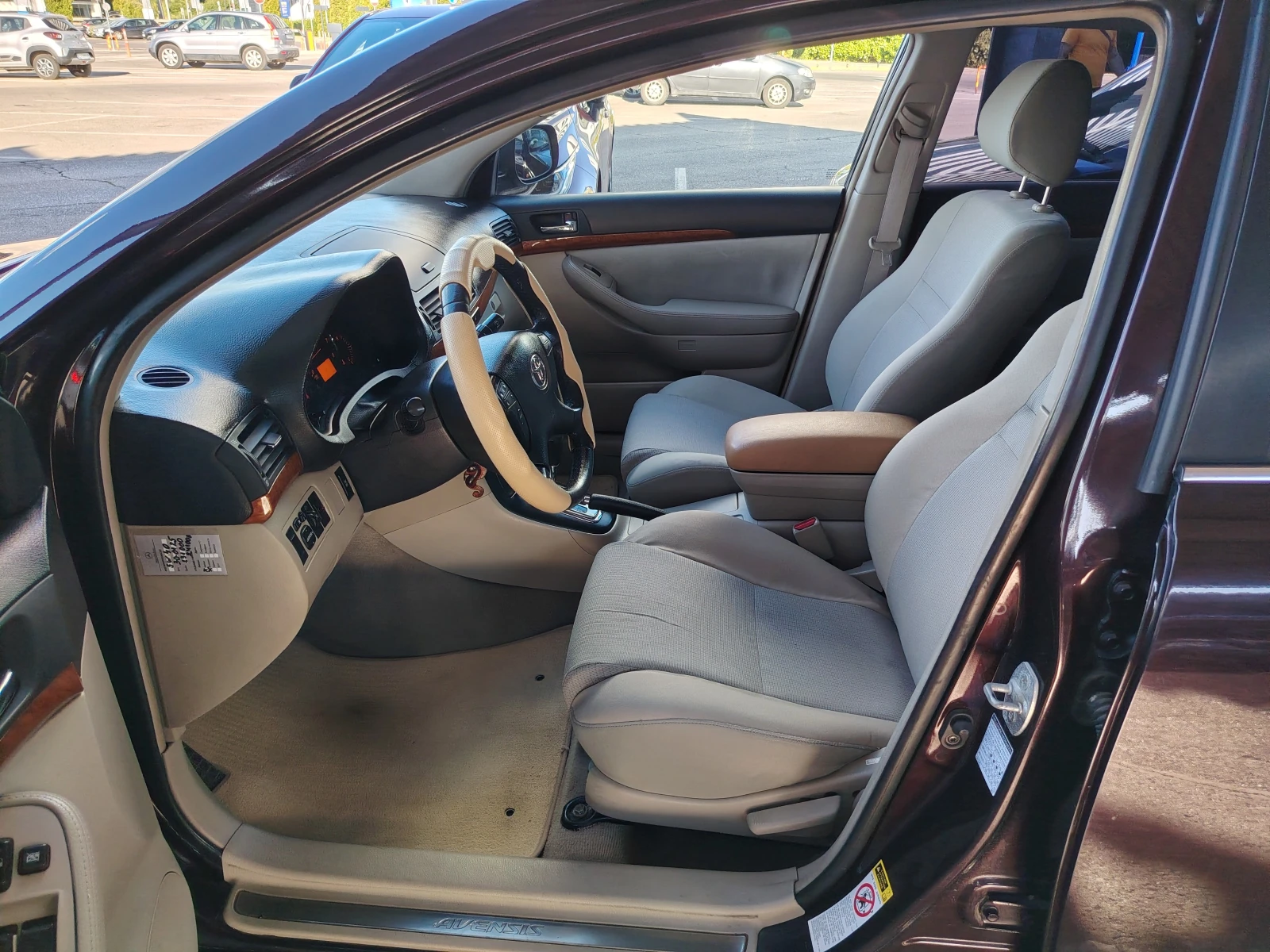 Toyota Avensis 2.0i Автоматик 147кс. 2007г. Facelift, снимка 14 - Автомобили и джипове - 55823819