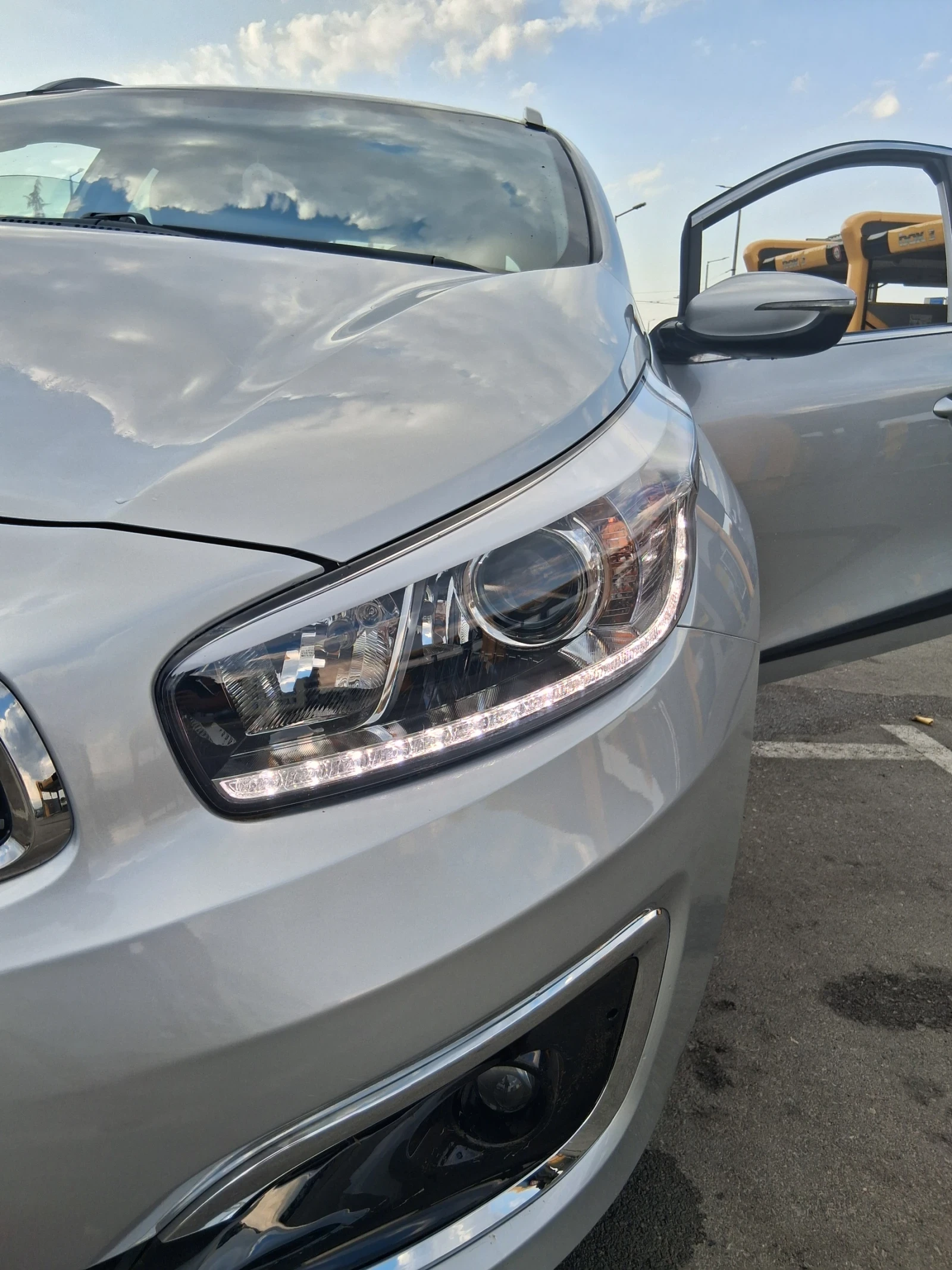 Kia Ceed 1.4 100кс, снимка 13 - Автомобили и джипове - 55960545