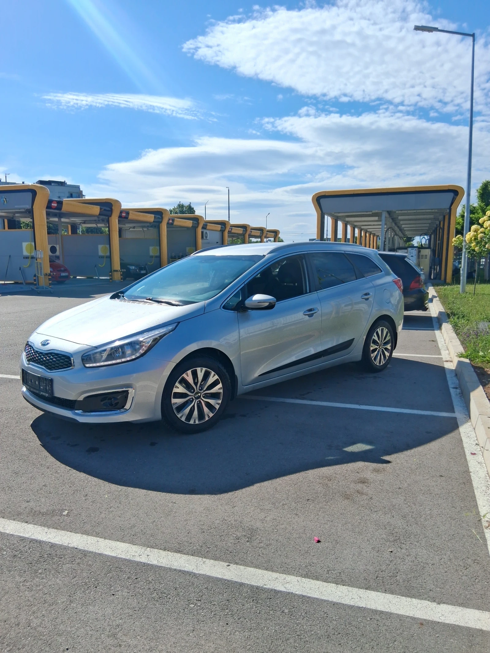 Kia Ceed 1.4 100кс, снимка 2 - Автомобили и джипове - 55960545