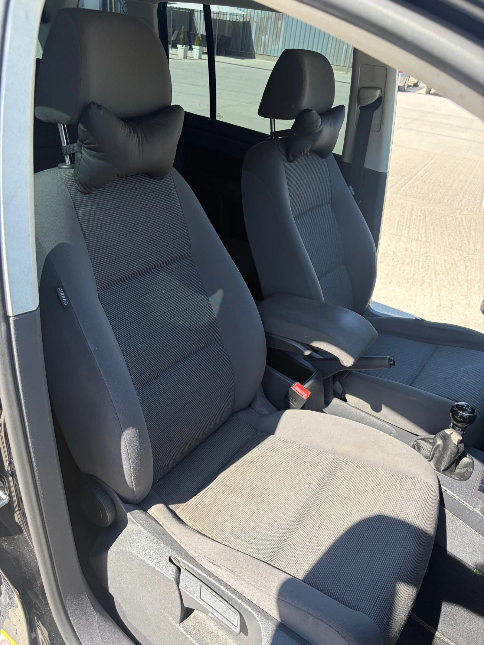 VW Touran, снимка 12 - Автомобили и джипове - 56006921