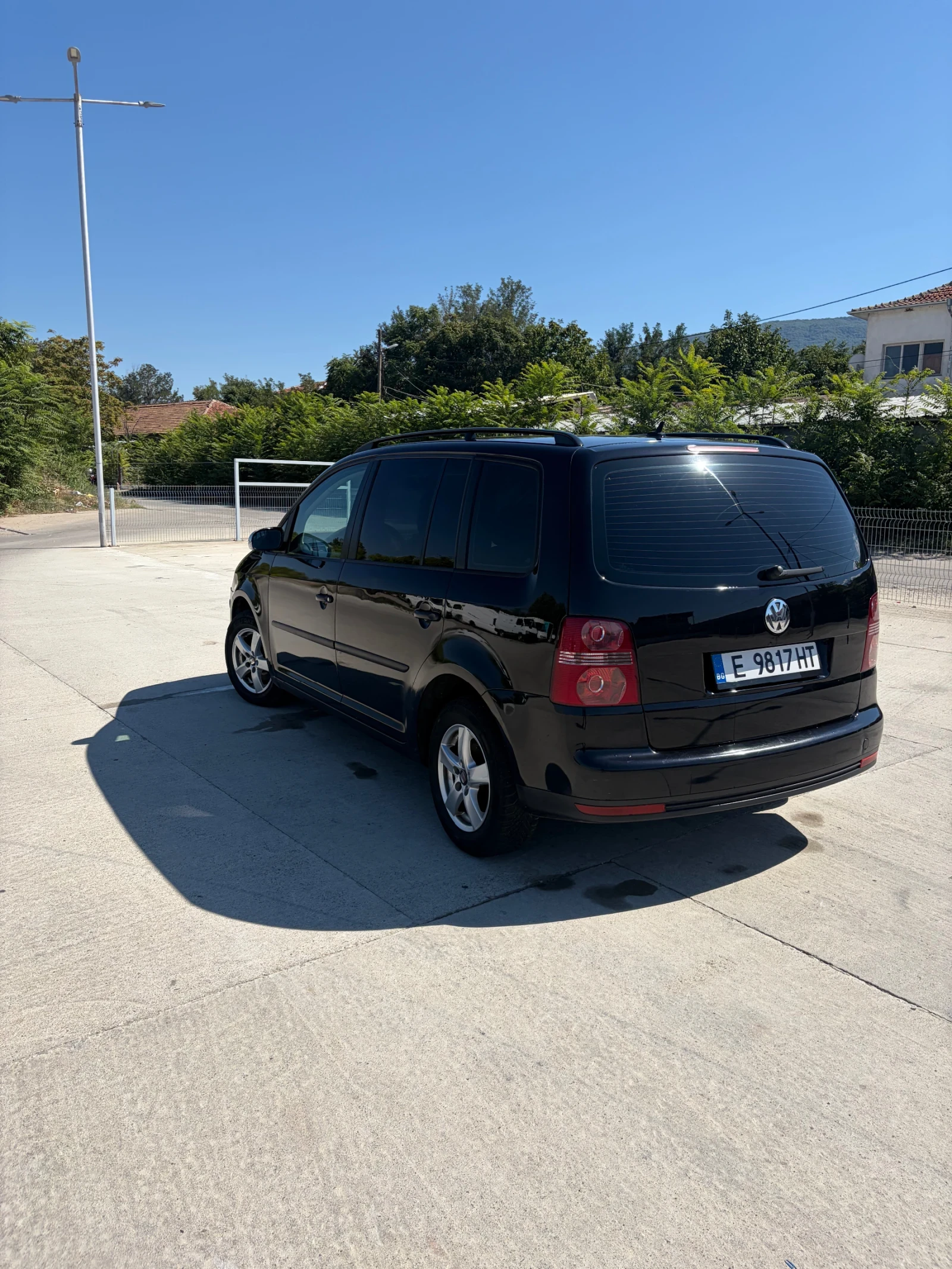VW Touran, снимка 6 - Автомобили и джипове - 56006921