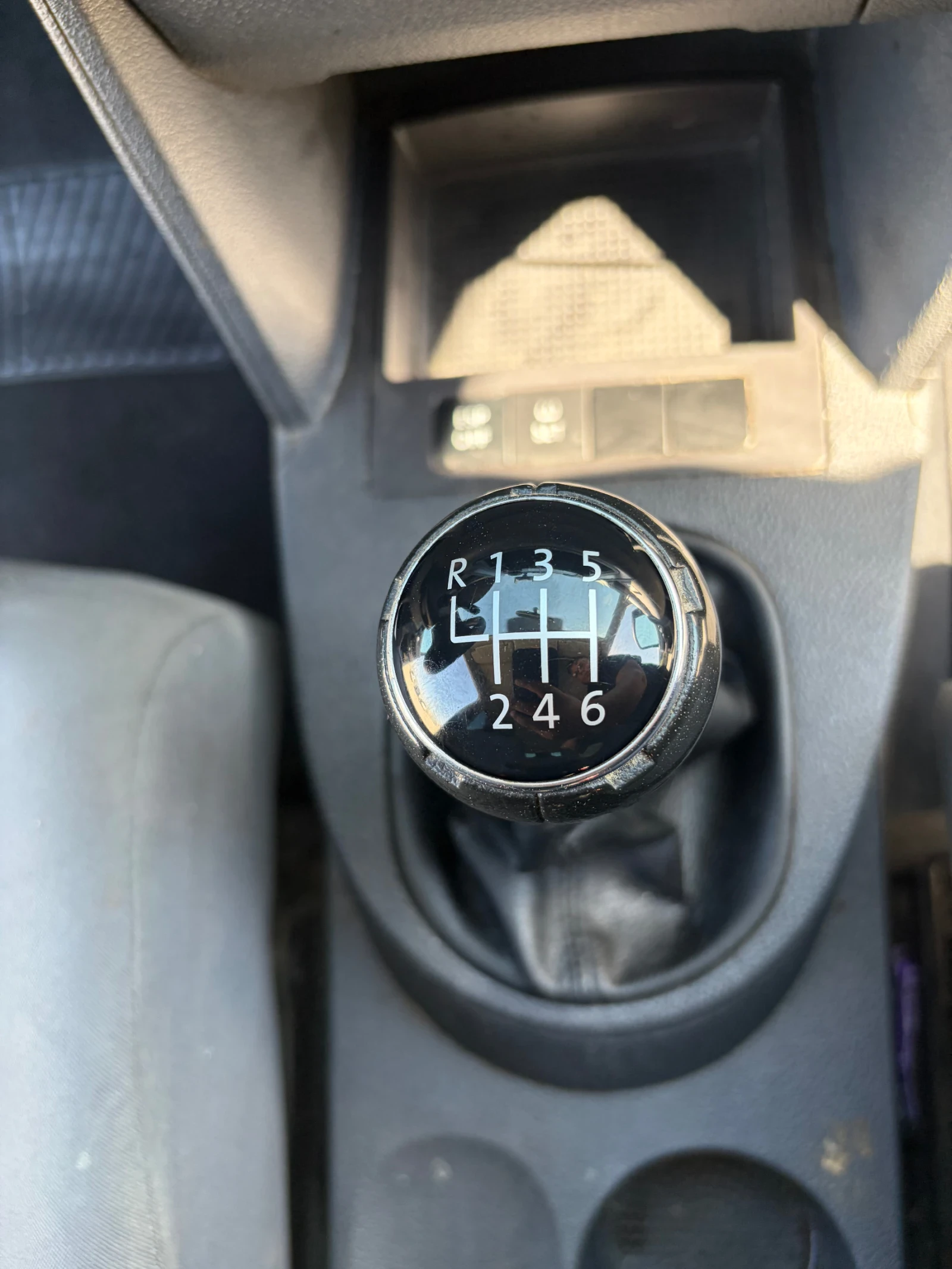 VW Touran, снимка 15 - Автомобили и джипове - 56006921